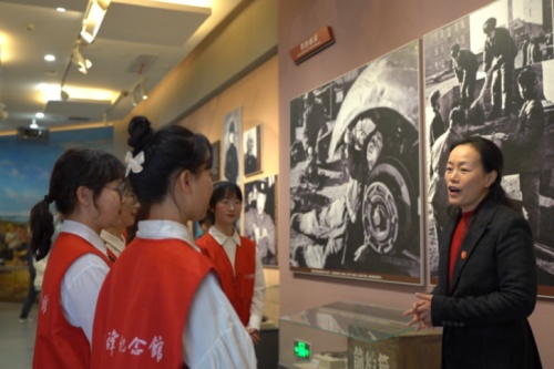 湖南师大青年学生发挥外语学科特色助力雷锋精神国际传播